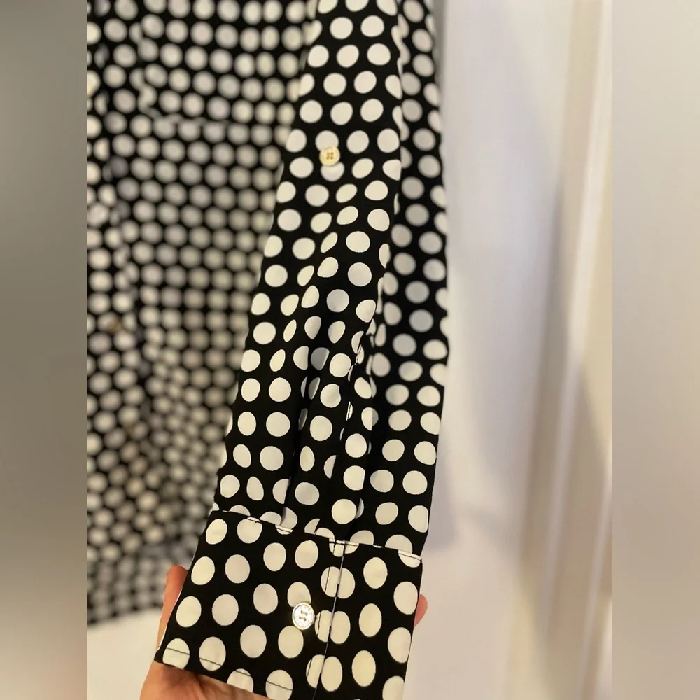 NWOT! Women’s Tommy Hilfiger Clip Black/White Polka Dot Button Down Blouse Large - Picture 11 of 15